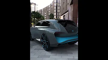 Bugatti SUV 