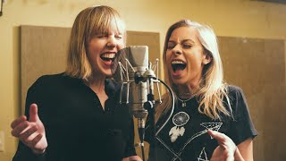 I Will Survive + Maroon 5 Mashup | Pomplamoose ft. Andie Case Resimi