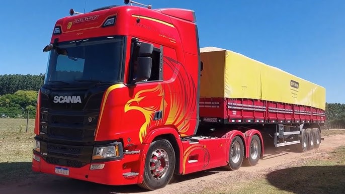 Vídeo: Caminhão que comemora os 65 anos da Scania no Brasil tem