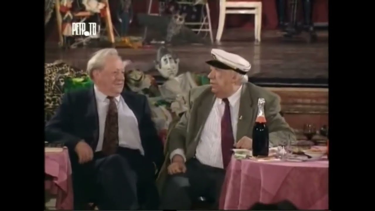 Как выпить 30 грамм шампанского из закрытой бутылки