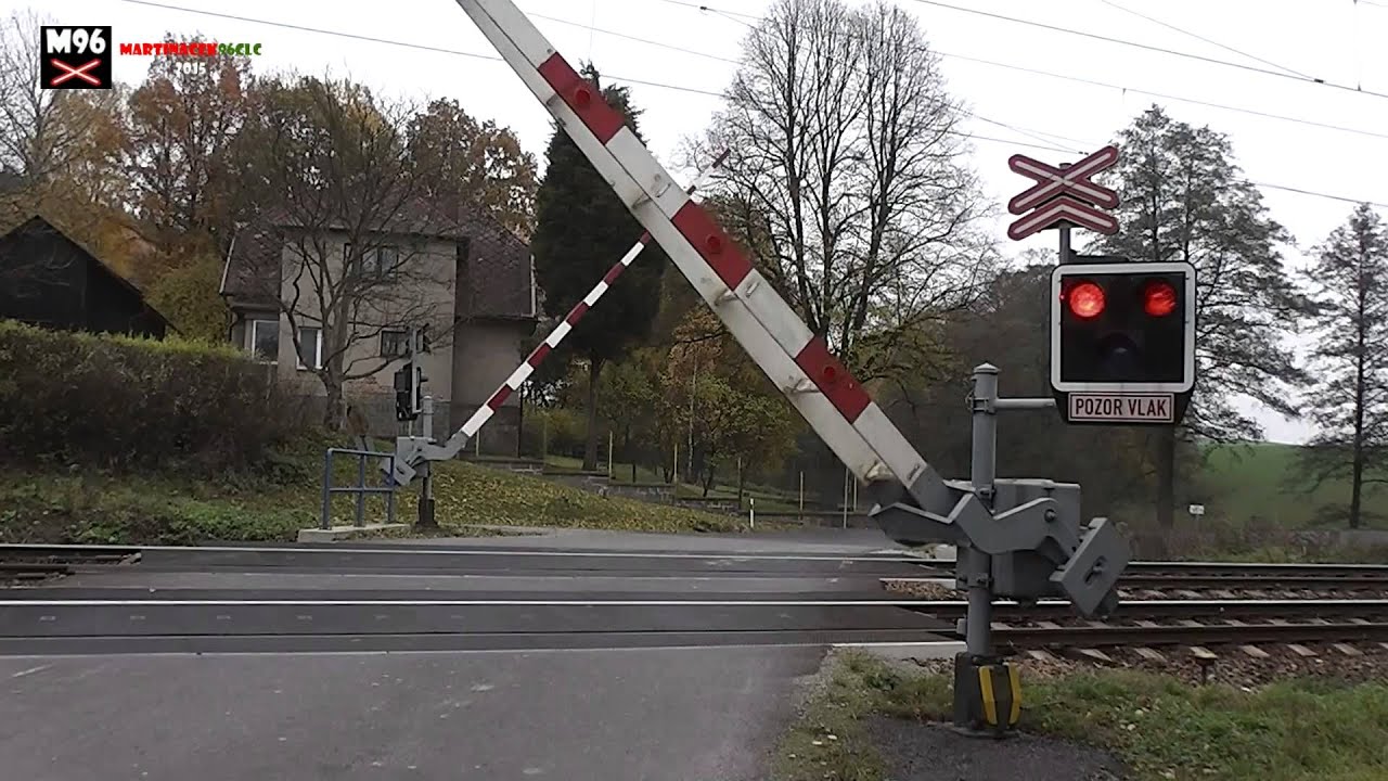 Železniční přejezd Světlá nad Sázavou #3 [P3692] - 30.10.2015 / Czech railroad crossing
