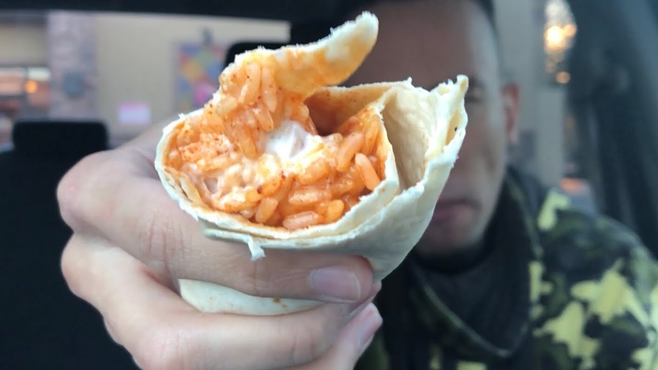 Eating Chicken Enchilada Grande Burrito From Taco Bell!