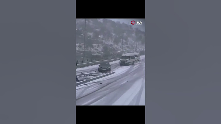 Kayseri'de buz tutan yolda oluşan kazalar.