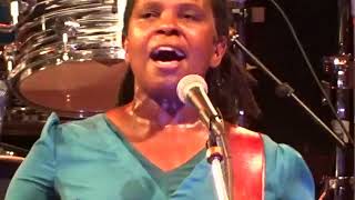 Video thumbnail of "The Phenomenal Blues Woman | Ruthie Foster   Up Above My Head"