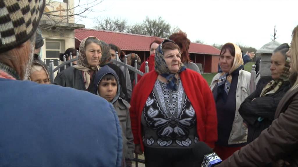 Biserica din Jitaru fara slujba de Florii 2015