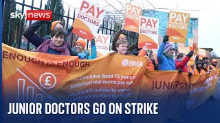 NHS: Junior doctors begin three days of strikes in England