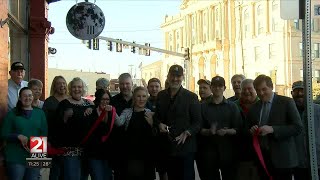 New pub opens in historic downtown Huntington building