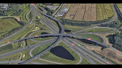 At-grade Interchange: Cloverstack Interchange