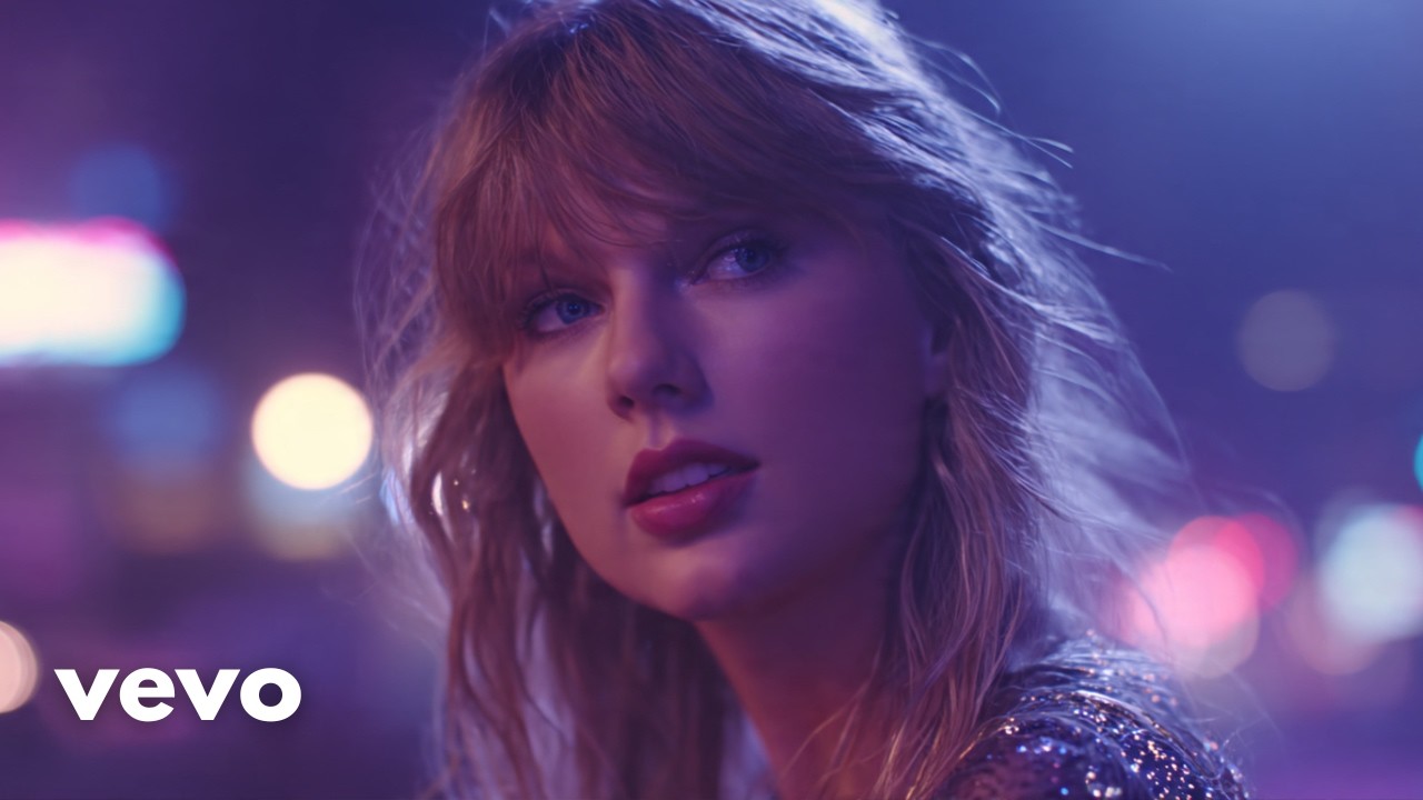 Taylor Swift  - Moonlight love (Official Music Video)