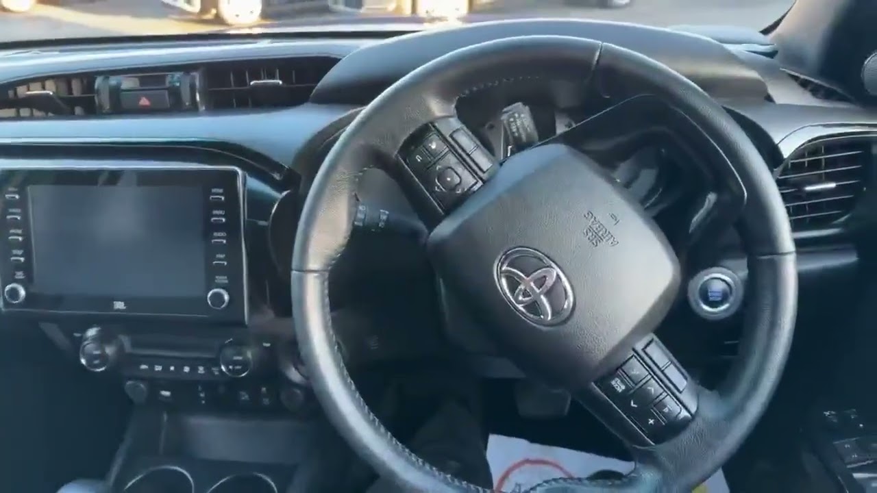 CU72ZDX | TOYOTA HI-LUX 2.8 D-4D Invincible X | Walkthrough