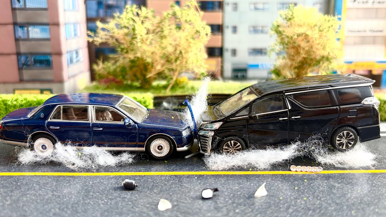 【総集編】クラッシュ連発…警察との攻防がヤバすぎる【働く車】Tomica Stop Motion Car Crash Compilation