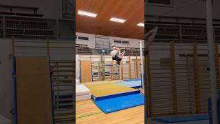 Tricker tries Parkour