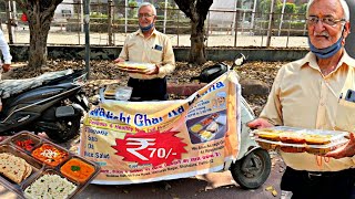 Old uncle selling Deluxe Thali in Delhi । Street food India । This needs to get viral