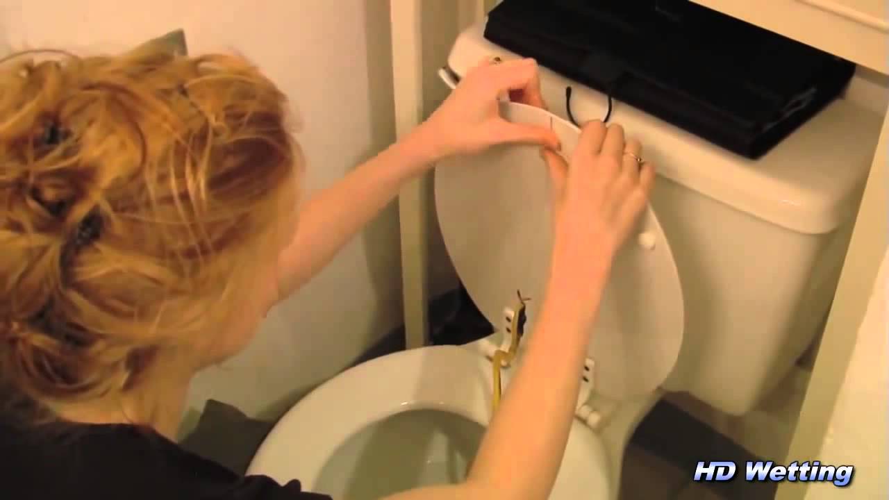 Drunk girl pees herself Free hairy porn pictures