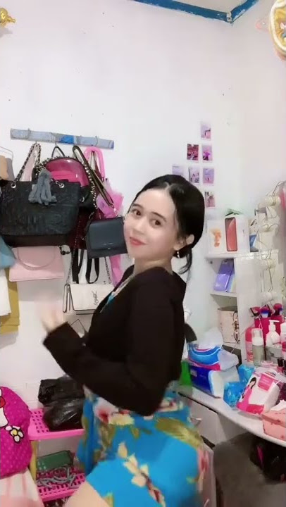 tante cantik goyang bokong