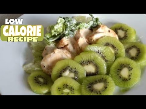 Video: Kiwi At Chicken Fillet Salad