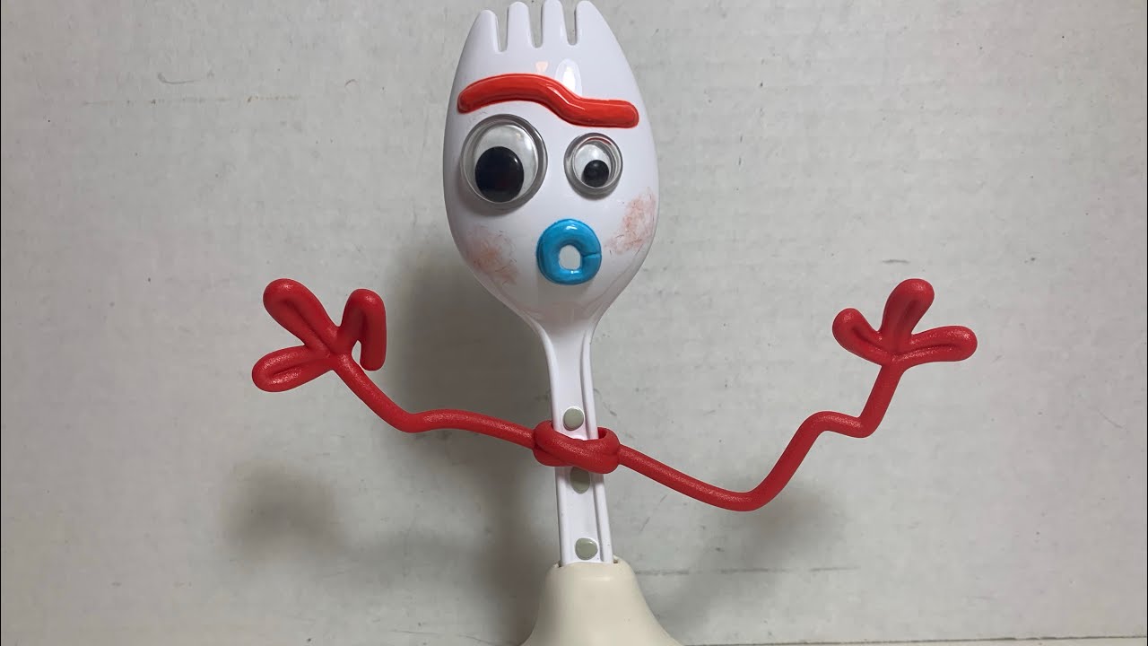 Dan the Pixar Fan: Toy Story 4: Forky Talking Action Figure REVIEW