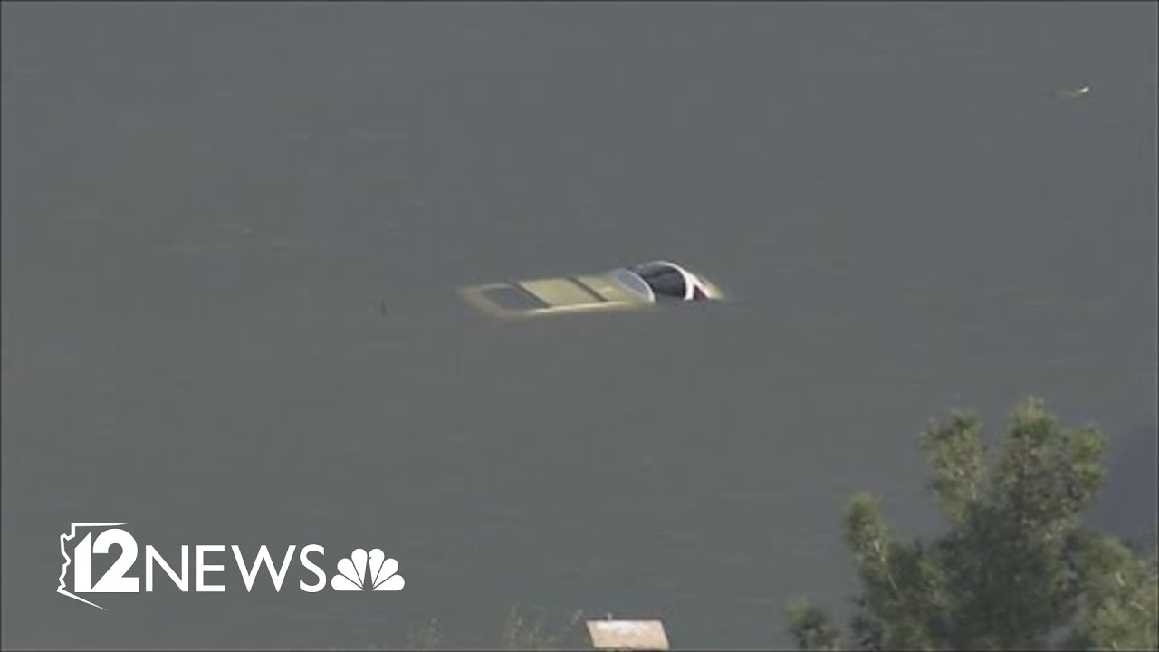 Driver crashes into pond in Chandler, prompting water rescue - YouTube