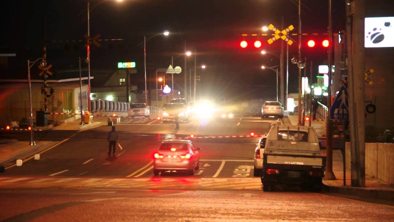 청사포 건널목 열차 통과