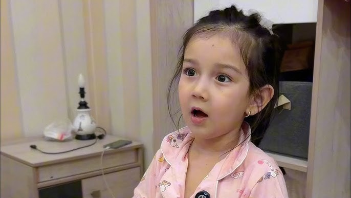 Qora yigitlar oq kaltaklarni qattiq sikadilar Teshikli tualet pornosini tomosha qiling