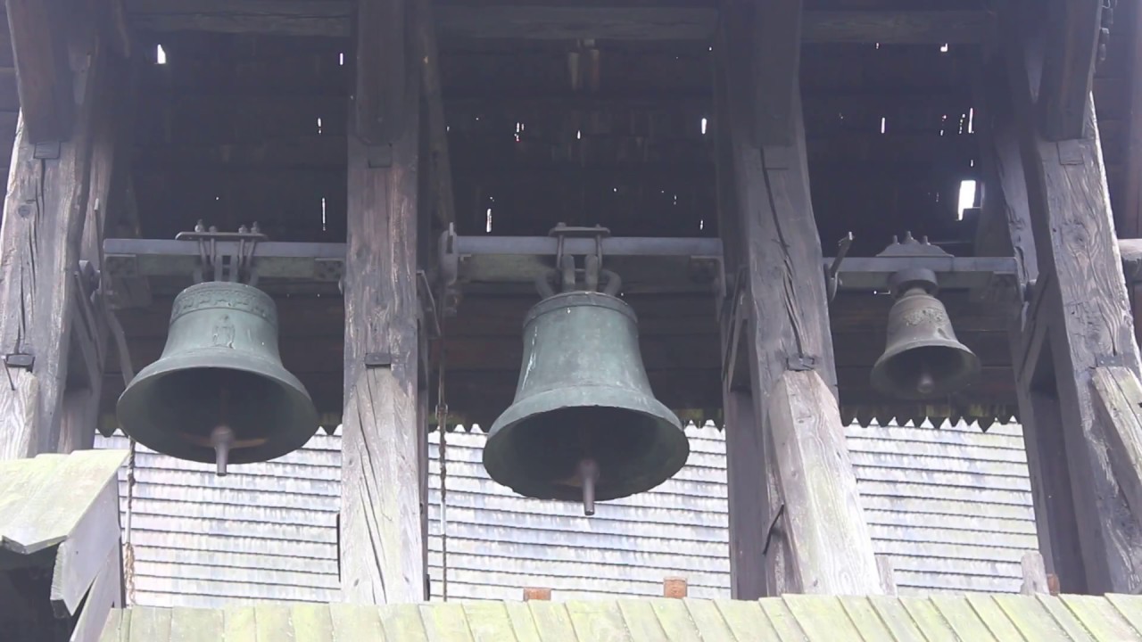 Zabytkowe dzwony kościoła pw. św. Mikołaja w Lubli. Pogrzeb