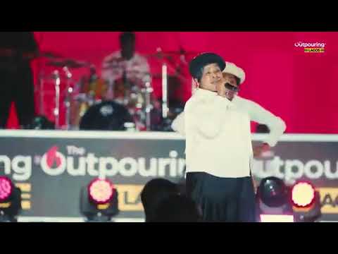 Lilian Nneji Live At Outpouring 2025 With Minister Dunsin Oyekan Final Dance