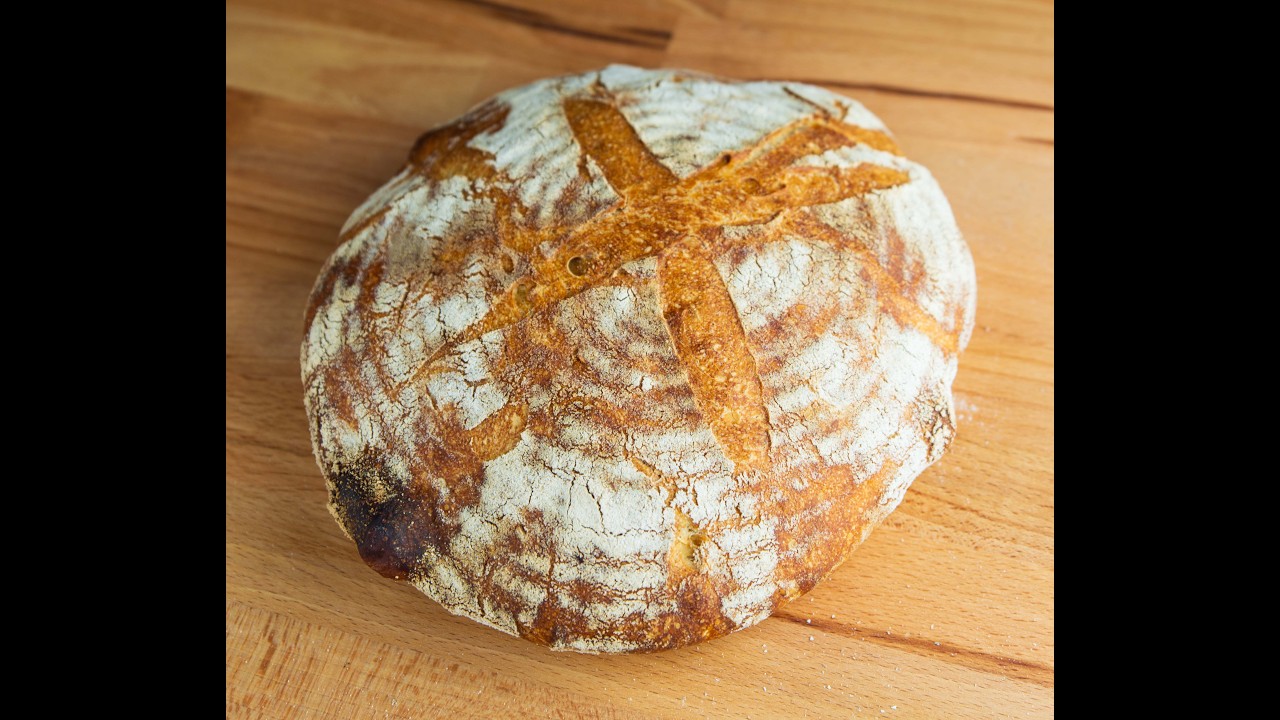 Weizensauerteigbrot mit Sonnenblumenkernen