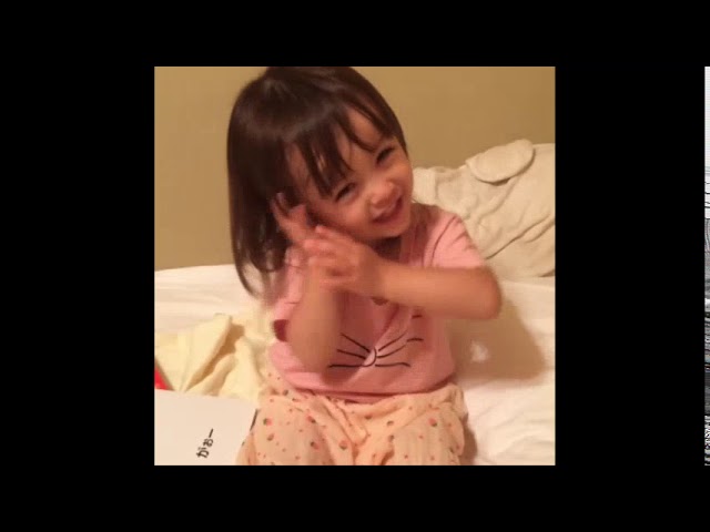 まるで天使 げんこつ山のたぬきさん を歌う2歳の女の子 Youtube