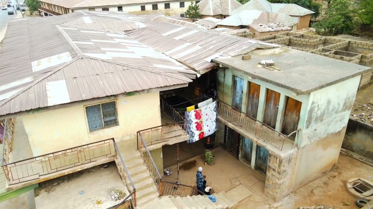 18 Room Building