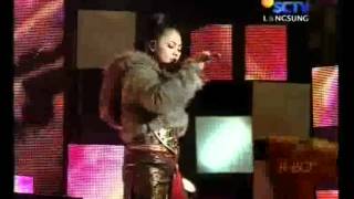 Indah Dewi Pertiwi - Selalu Ada Live @Lapiazza.mp4