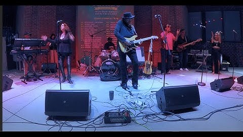 Are You Single (Aurra) Show # 1