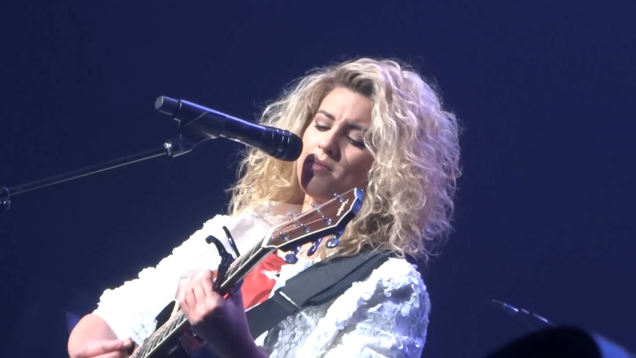 Tori Kelly First Heartbreak Unbreakable Smile Tour Orlando