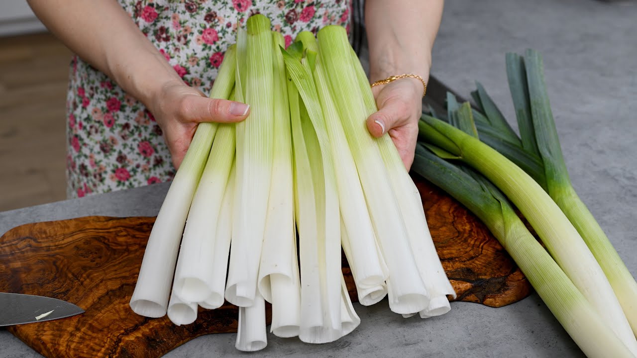 Моя бабушка показала мне, как приготовить лук-порей по-новому!
