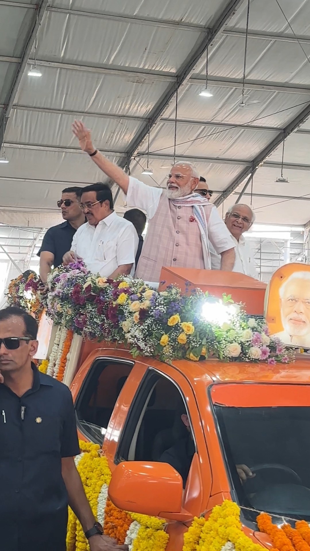 PM Modi holds a grand roadshow in Navsari, Gujarat | #shorts