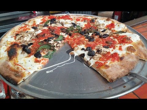 Video: Pizzería de Grimaldi en DUMBO: La famosa pizza de Brooklyn