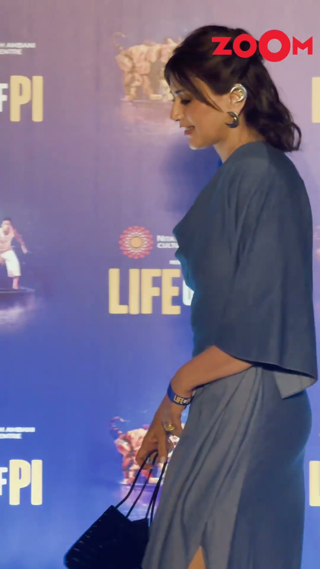 Sonali Bendre looks STUNNING at Life of Pie event ? #sonalibendre #shorts