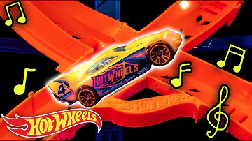 ÇIK YÜKSEKLERE 🏎️🚗 | Çocuklar İçin Şarkı | Hot Wheels Resmi Müzik Videosu 🎵 @HotWheelsTurkey