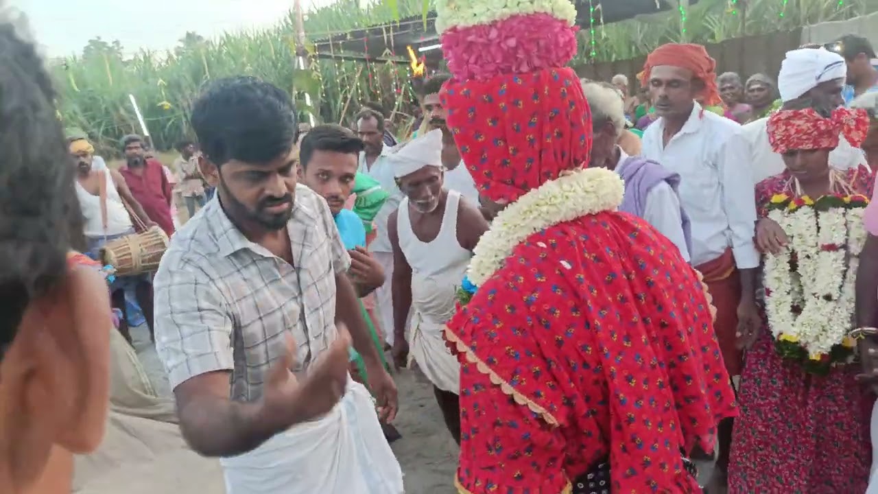 பழையவள்ளியாம்பாளையம் வனக்கருப்பராயன் கோவில் கரகம் ஆடுதல்