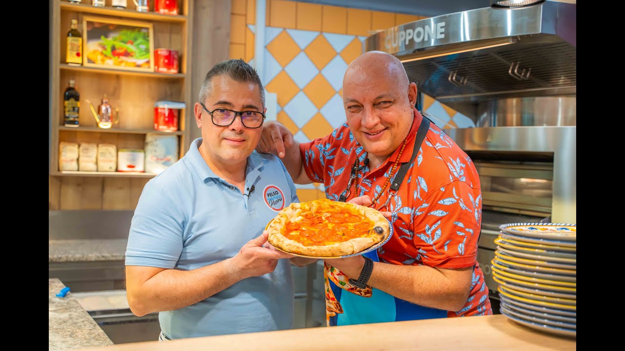 Diavola pizza készítése a Pelso Pizzeriában Fonyódon! Casillo liszt Cuppone Giotto kemencében!