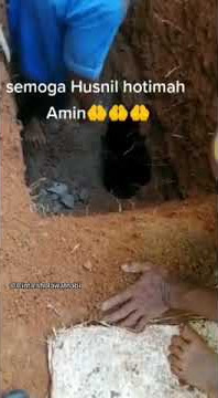 Story Wa ( liang lahat ada lubang yang tidak ada ujungnya)
