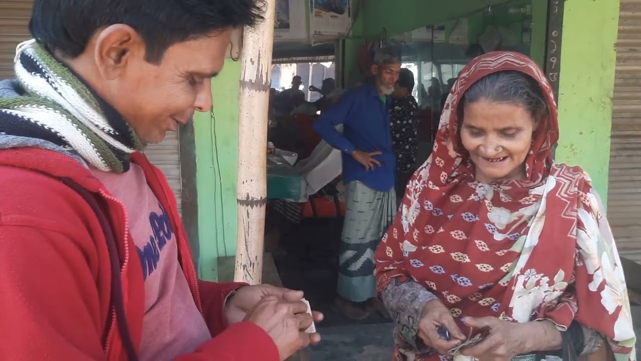 স্বামী অসুস্থ ছেলে প্রতিবন্ধী তাইতো সাহায্য ভিক্ষা করে বেড়ায় 