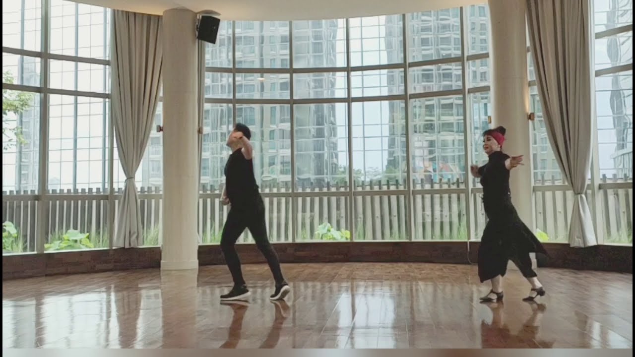 Todo Todo Cha Line Dance Danced By Erni Jasin Heru Tian Youtube Twin sister — echo arms. todo todo cha line dance danced by erni jasin heru tian