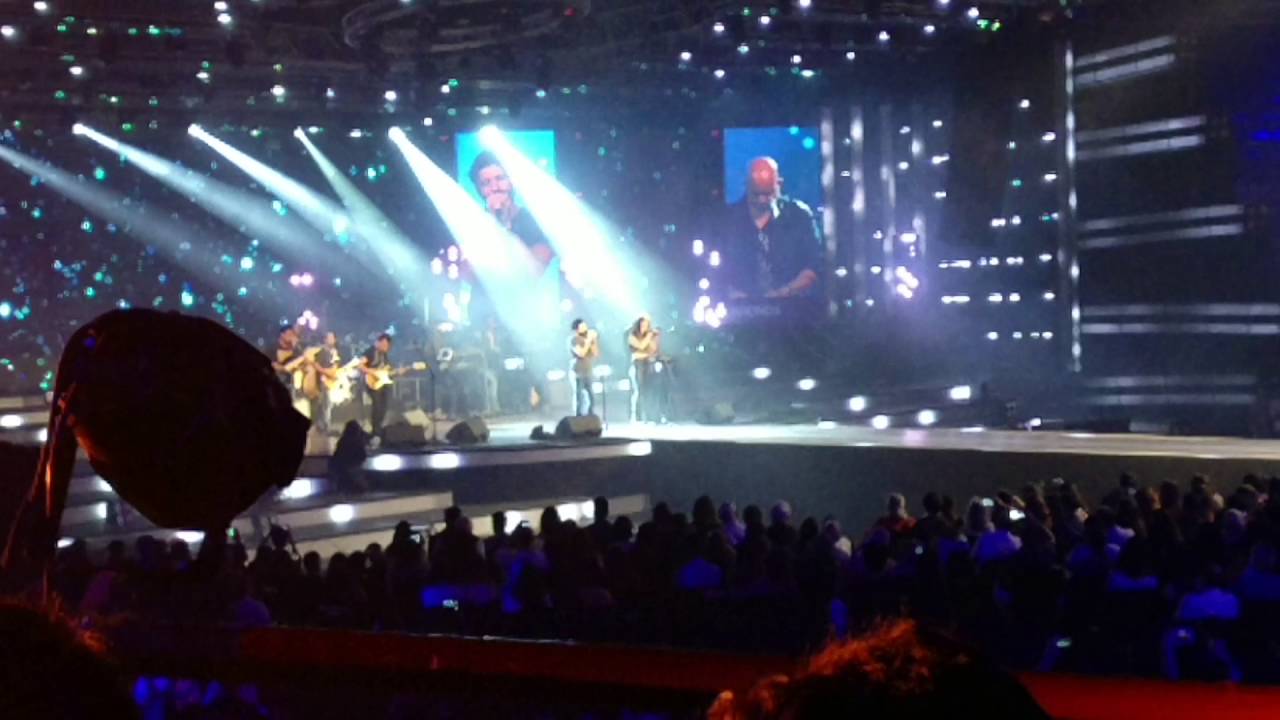 Woh Jahan - Farhan Akhtar & Shraddha Kapoor live @ Rock On 2 concert