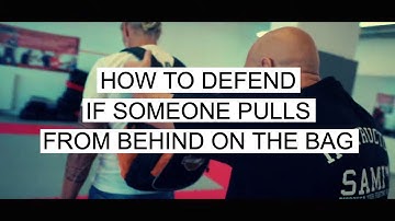 Peter Weckauf | SAMICS | Fight strategie - How to defend if someone pulls from behind on the bag!