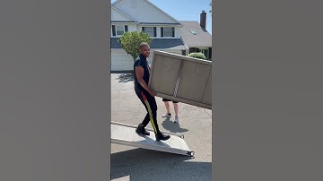 I’m a super mover #jeffthemover #movingcompany #movers #movingday #heavy #hardwork #moving #movers