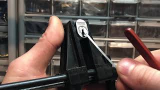 Picking open a Chicago filing cabinet lock for #stocklocksunday (173)