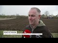 Masser af hestekræfter: Jacob og Rasmus pløjer rundt i nye traktorer