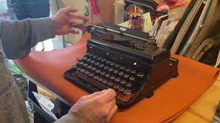 Royal Typewriter Carriage problem