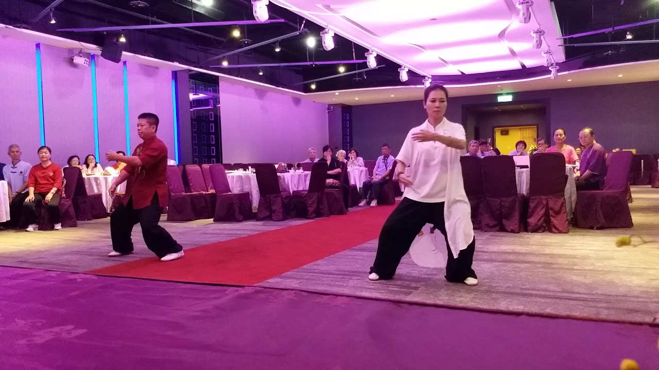 柯明輝    陳靖潔                                                  37式太極拳演示