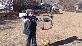 TomCat 2 Youth compound bow with 30 inch youth arrows screenshot 4